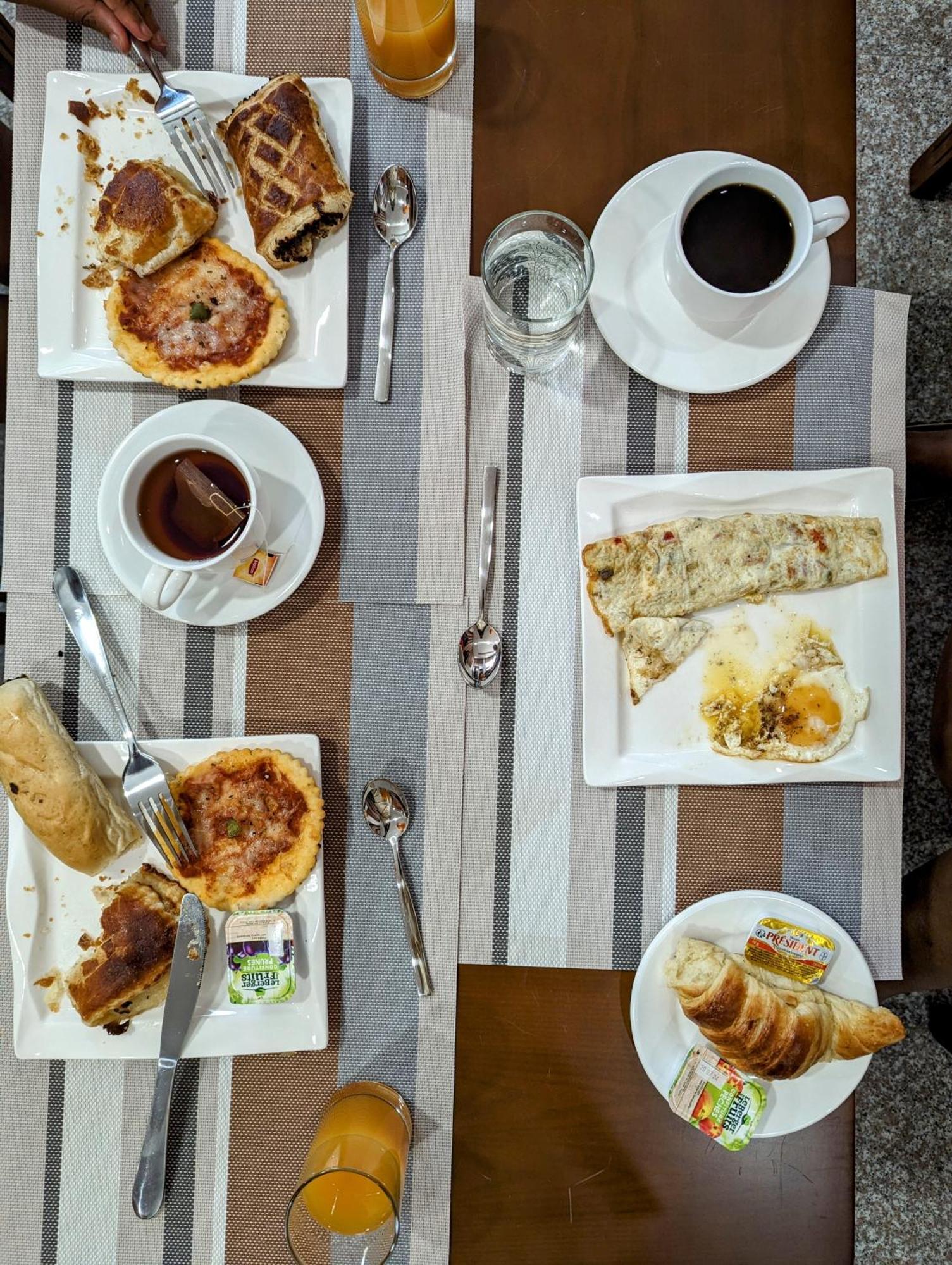 Les Ombrelles Appart'Hotel Cotonou Bagian luar foto